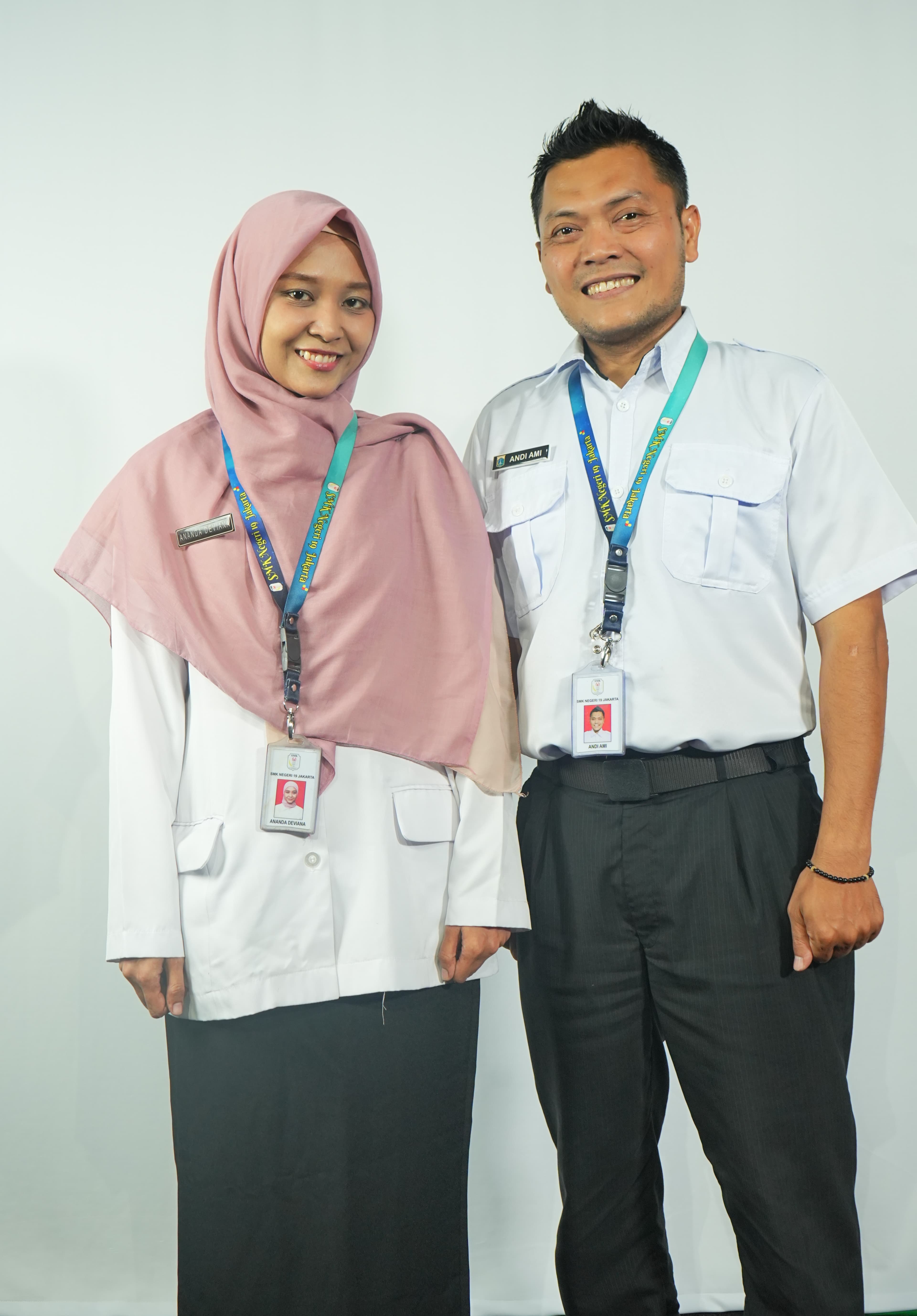 Seragam — Seragam Pegawai KKI hari Senin s.d  Rabu